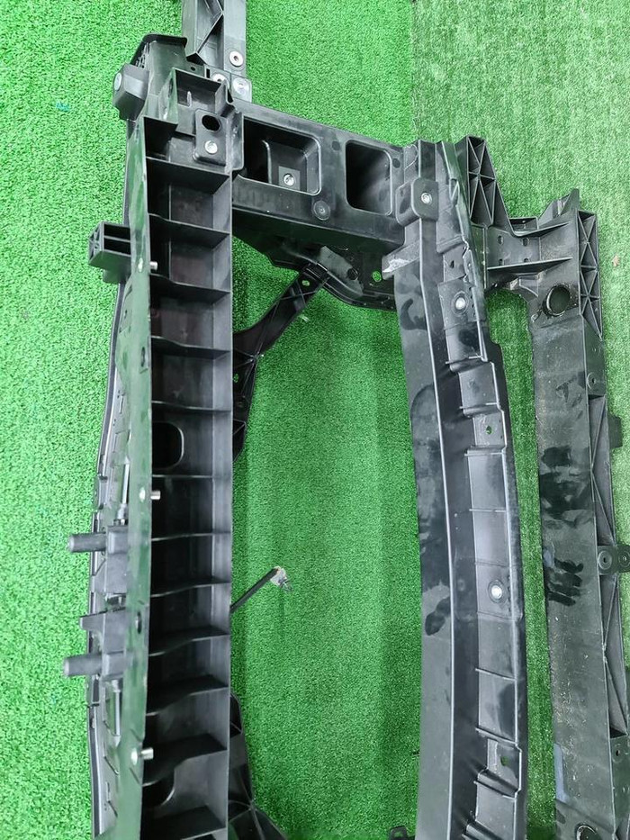 Телевизор Hongqi E-HS9 (2020-н.в.)