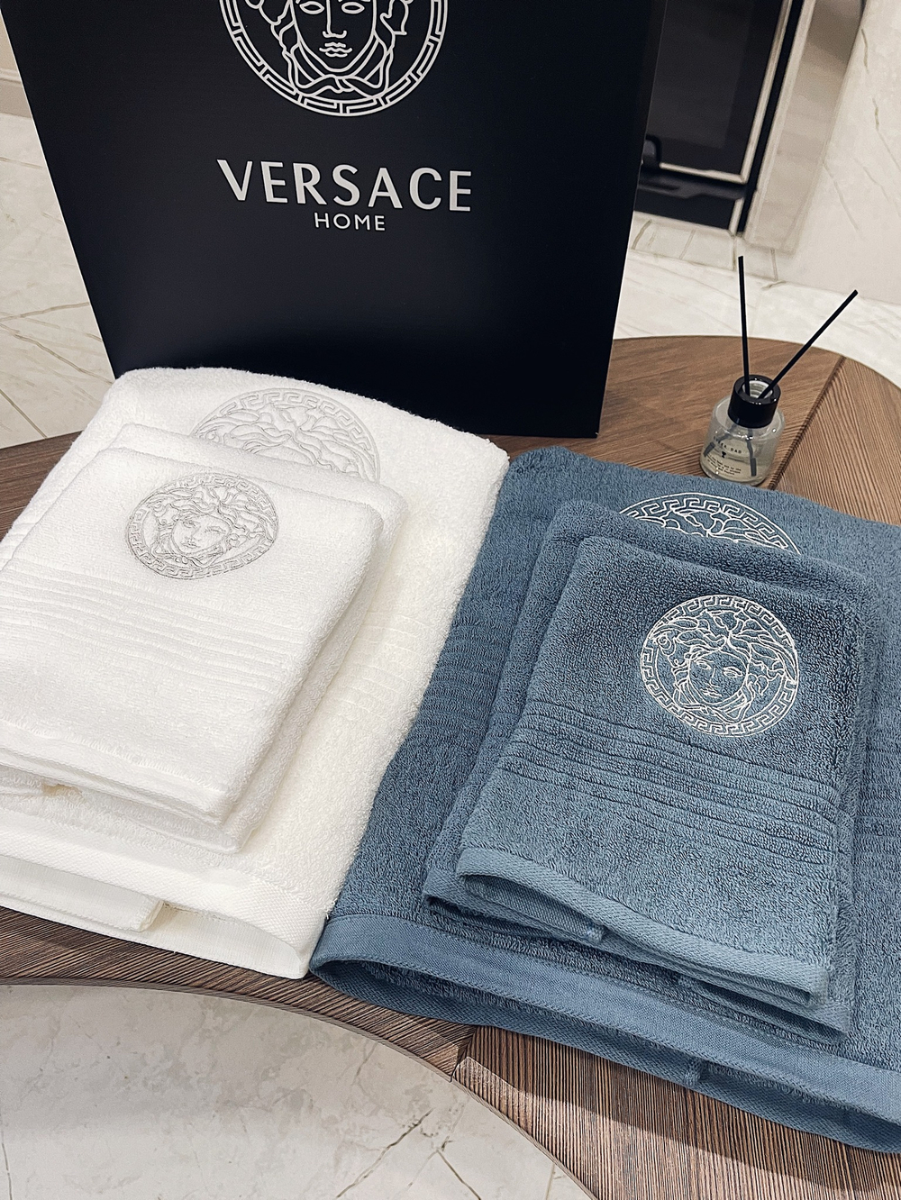 Набор из трех полотенец Versace