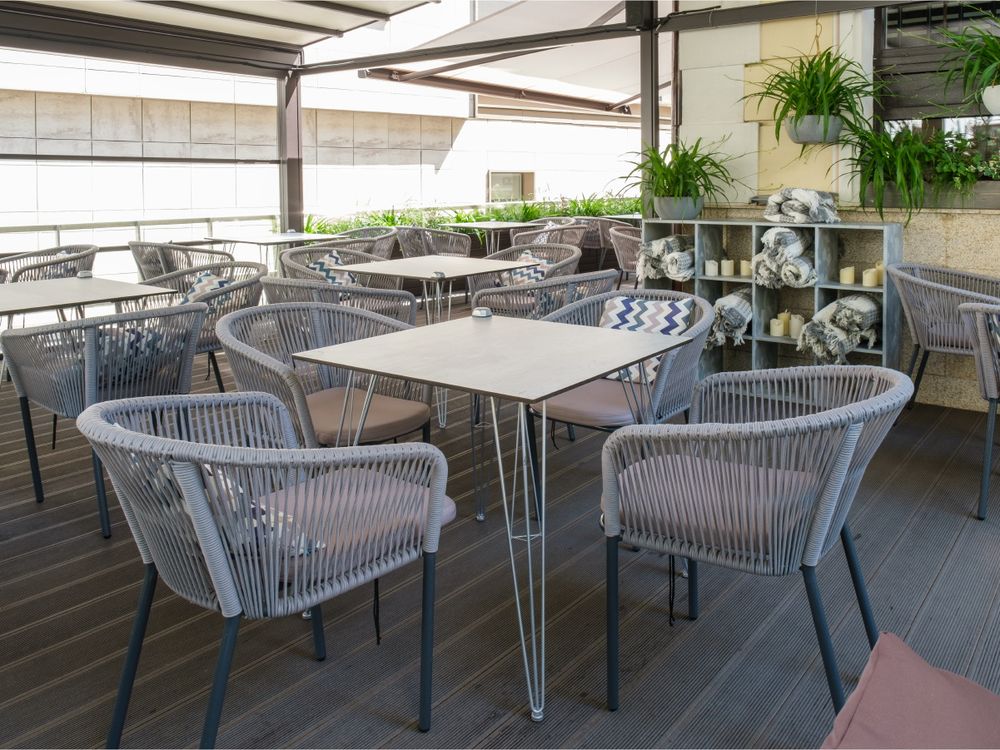 "Руссо" обеденный стол из HPL квадратный 90х90см, цвет "молочный"