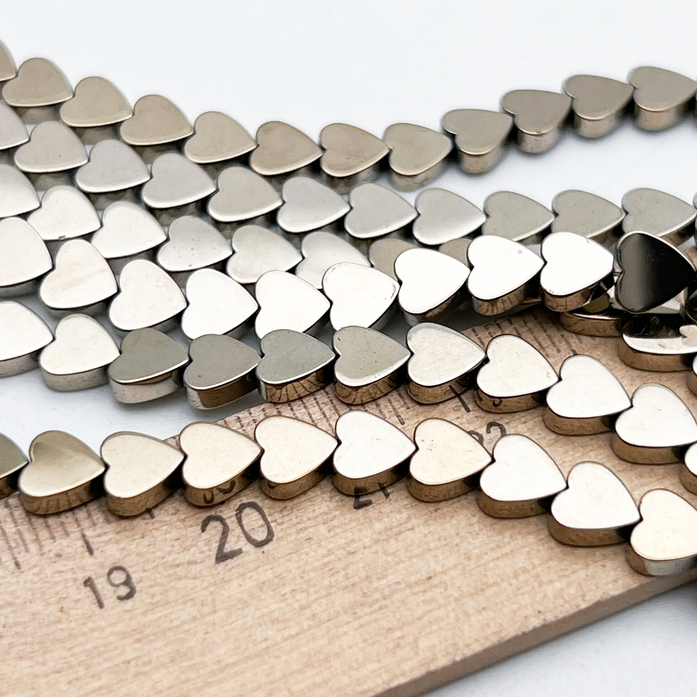 Гематит Сердце бусины (имитация), цвет золотистый, размер около 6,1*6,3 мм, цена за 34-35 шт (1/2 нити)