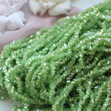 Хрусталь (стекло) граненный, салатовый 4*3 мм, 1 нить, С005