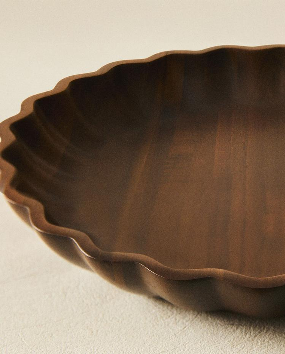 ZARA HOME БЛЮДО С ВОЛНИСТЫМИ КРАЯМИ, КОРИЧНЕВЫЙ