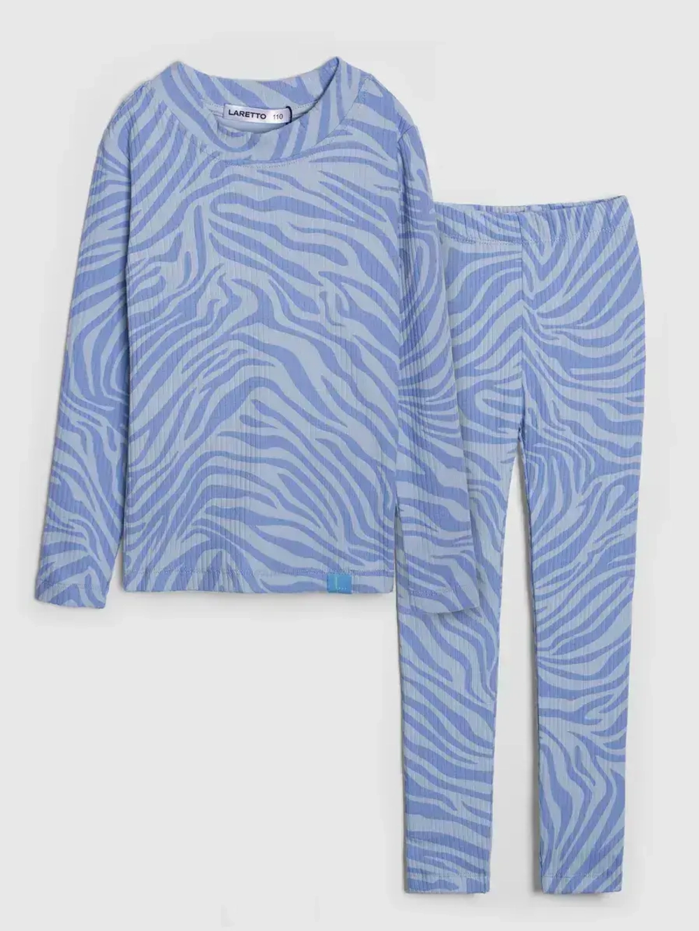 Голубой костюм для девочки на осень