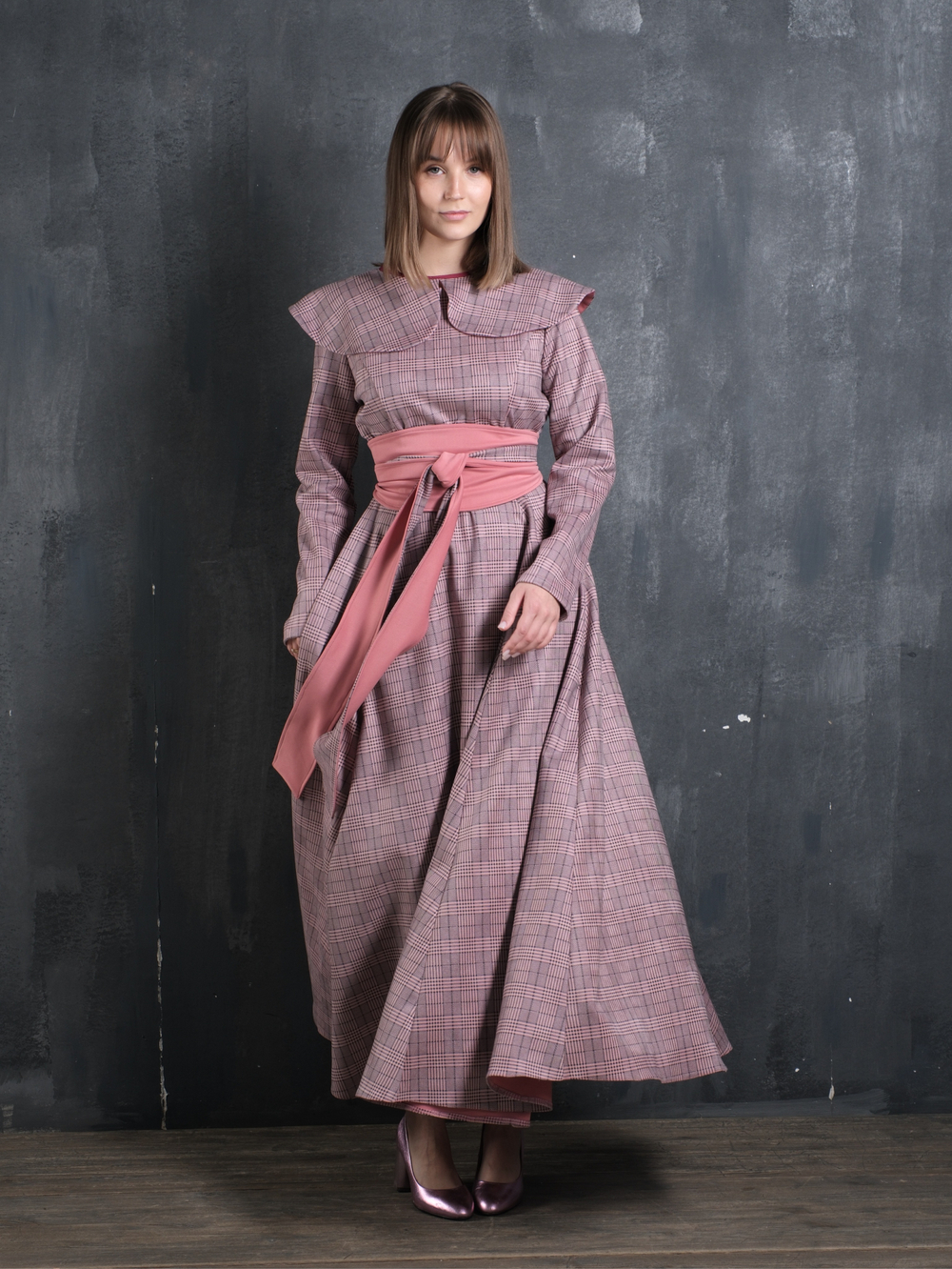 Платье с кушаком /персик клетка