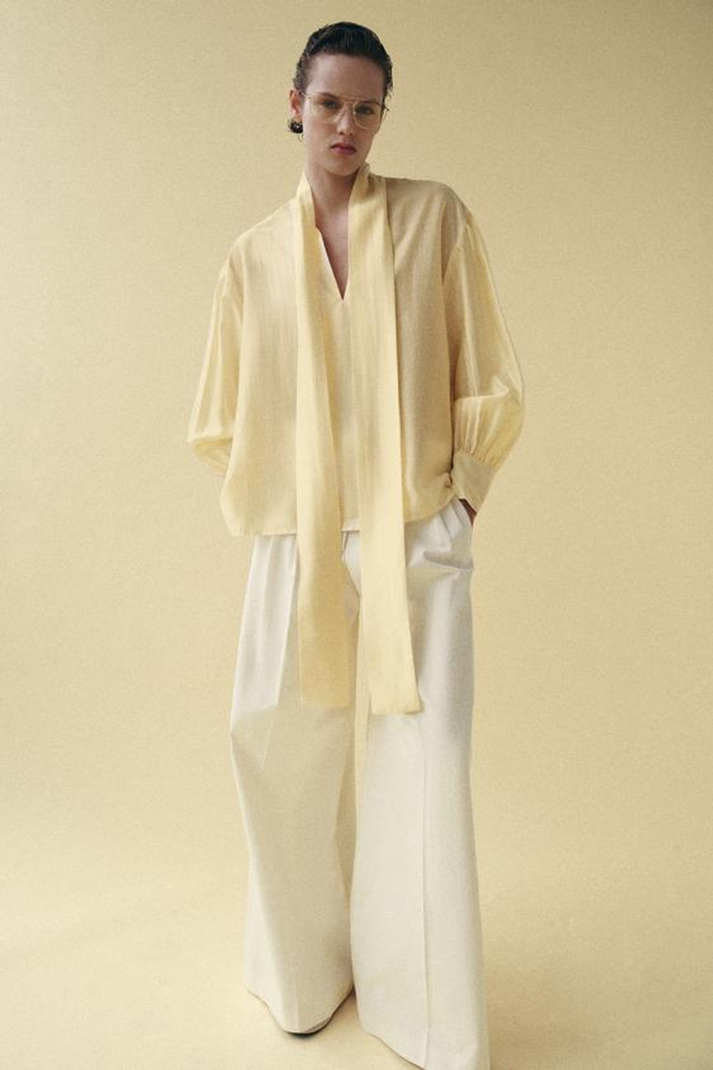 Рубашка из атласа с завязками ZW COLLECTION - ZARA