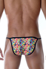 Яркие мужские трусы-танга с геометрическим принтом