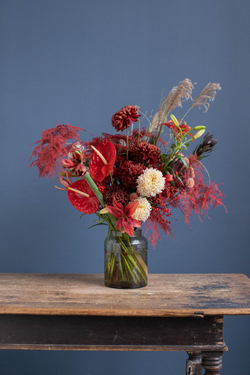 Интерьерный красный