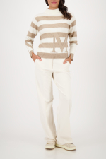 Свитер из акрила