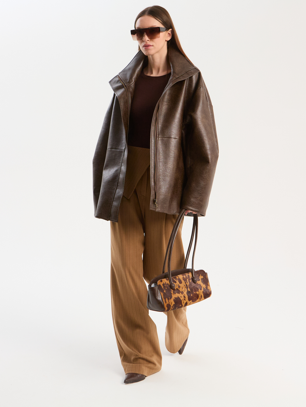 Куртка с воротником стойкой из экокожи