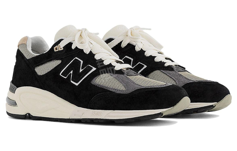 Кроссовки New Balance Teddy Madenb 990 V2