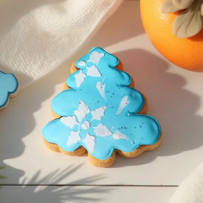 Фотография Новогодний пряник «Ёлочка» голубая / 45 гр купить в магазине Афлора