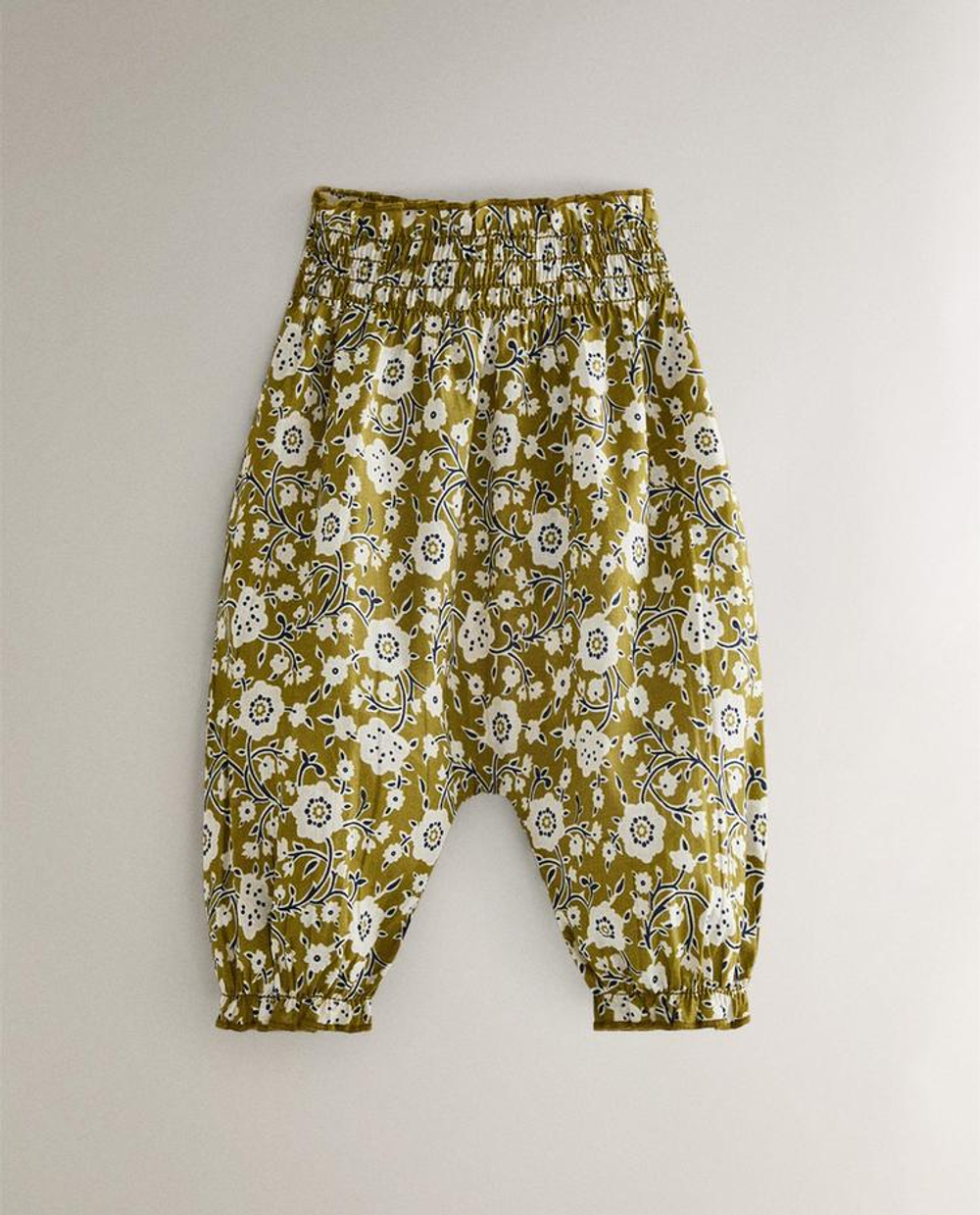 ZARA HOME ДЕТСКИЕ БРЮКИ С ЦВЕТОЧНЫМ ПРИНТОМ, ЗЕЛЕНЫЙ