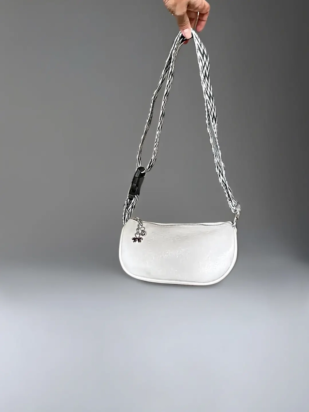 Сумка женская кросс-боди экокожа белая QOZA