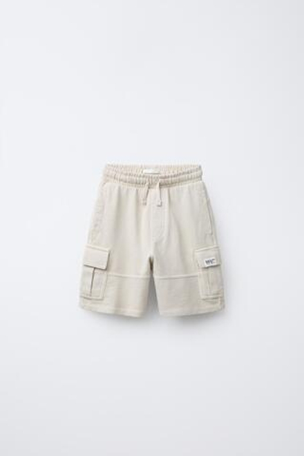 ZARA ШОРТЫ-БЕРМУДЫ КАРГО С ПРИНТОМ И НАШИВКОЙ, ПЕСОЧНЫЙ