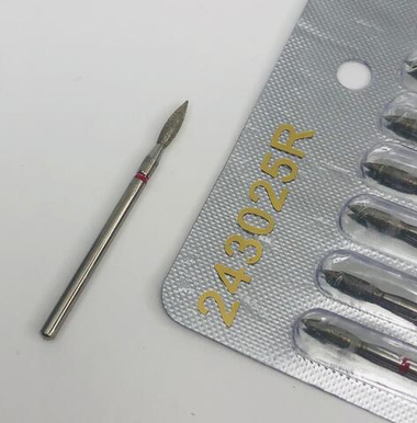 Алмазная насадка для кутикулы, пламя, красная насечка 243025R