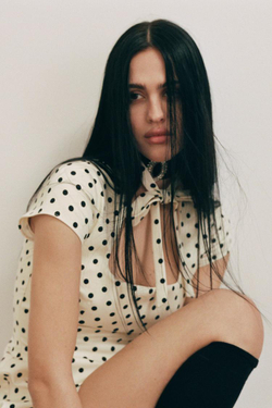 ZARA КОРОТКОЕ ПЛАТЬЕ В ГОРОШЕК С ЗАВЯЗКАМИ, ЭКРЮ/ЧЕРНЫЙ