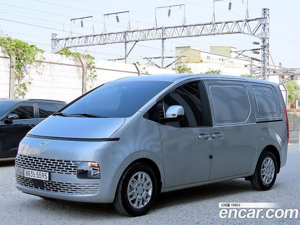 Hyundai Staria Cargo 3-х местный (10.2022)