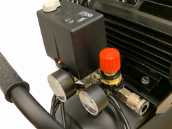 Компрессор поршневой 50.LB40 REMEZA (Белоруссия): 580 л/мин., 10 бар, ресивер 50 л., 3 кВт, 380В, габариты без упак. 900x450x800 мм, 92 кг.