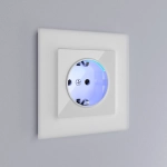 Рамка из стекла на 1 пост Favorit белый матовый W0011105