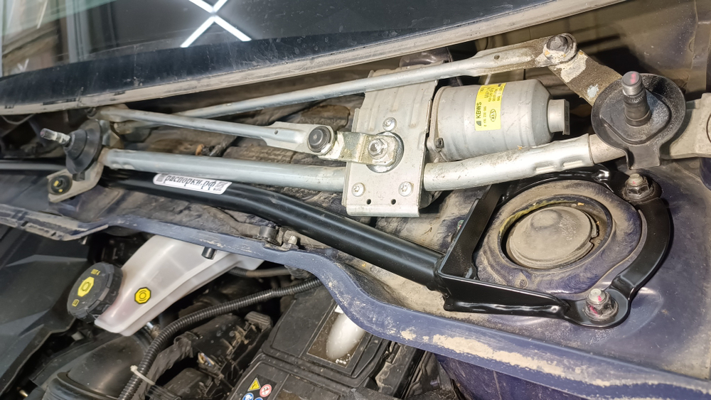 Распорка передних стоек Kia Carnival 4 (ПОД ЗАКАЗ)