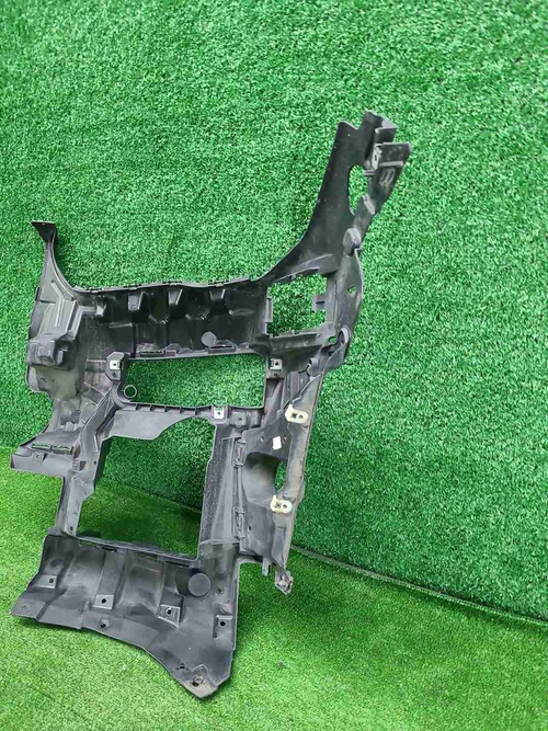 Кронштейн переднего бампера BMW X5 G05 (18-23)