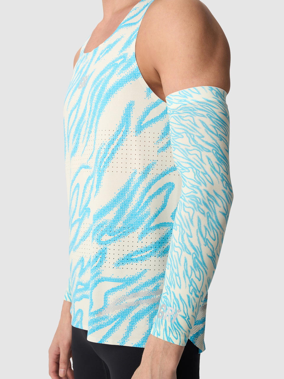 Рукава GRI молочно-голубые