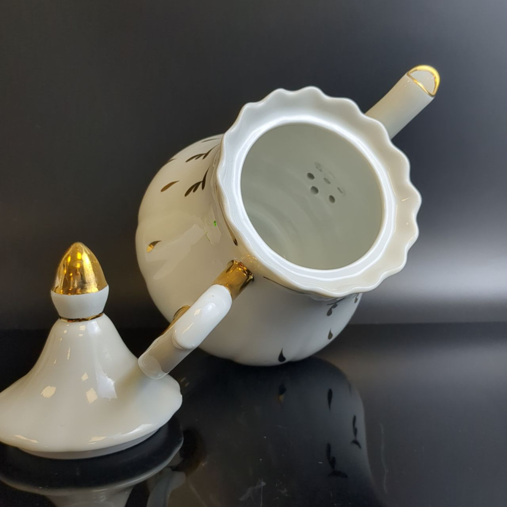 Чайник заварочный из белого фарфора с золоченым декором, ручная работа, 18 см, Dobrush porcelain Беларусь в винтажом стиле