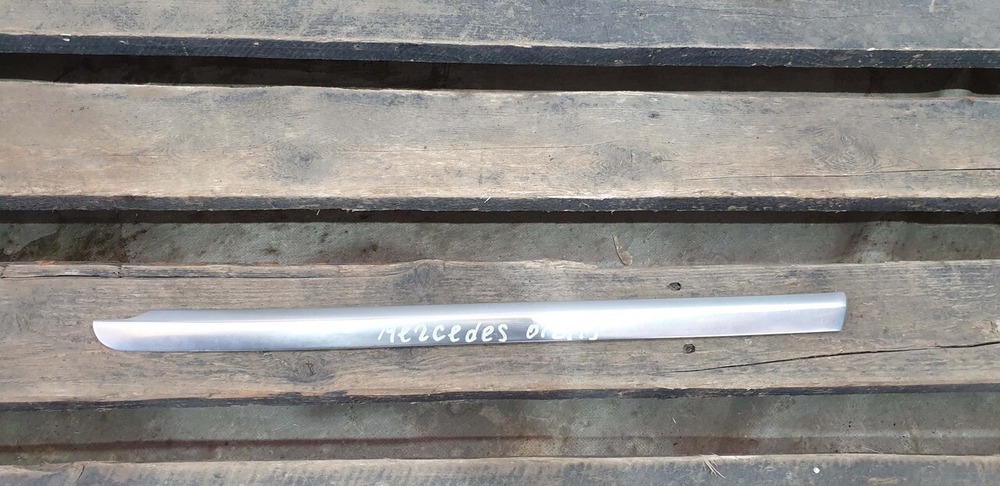 Накладка стекла заднего правого Mercedes GLC (X253) 15-нв Б/У Оригинал A2536700222