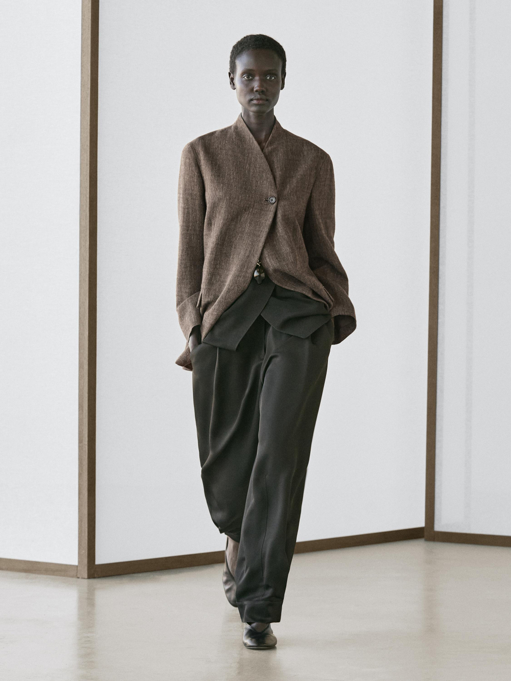 Massimo Dutti Брюки Саруэль из струящейся ткани, черный