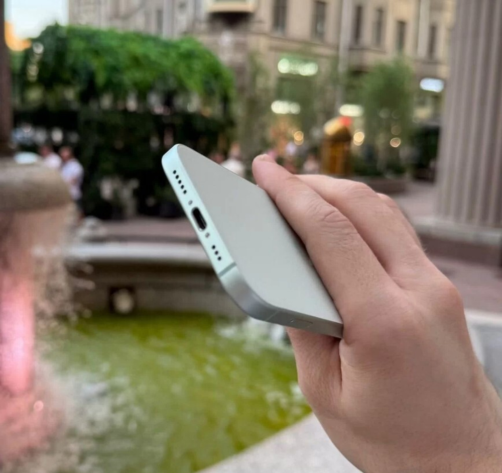 iPhone 15, 128 ГБ б/у