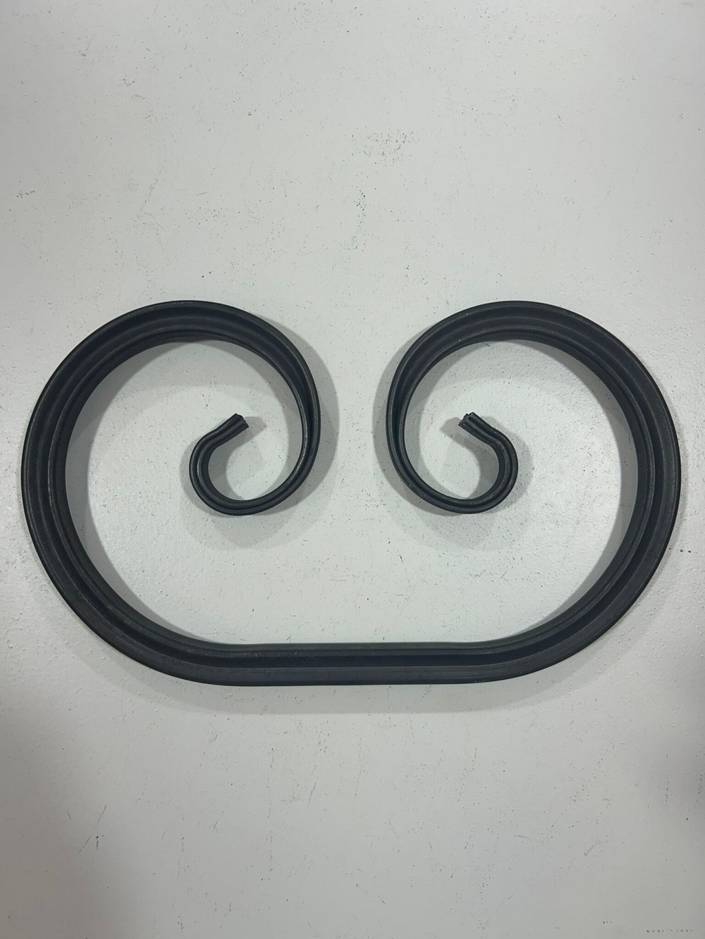 Кованый элемент Вензель 270x150 мм профильная труба 15х15мм