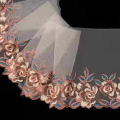 Вышивка на сетке персик/бежевый (левая) 20 см