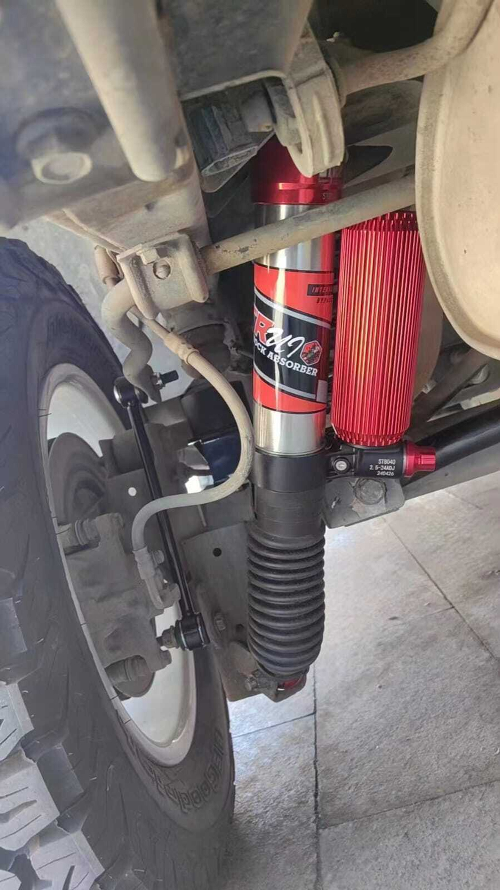 Jeep Wrangler JK лифт-комплект регулируемой подвески +2.5" ST8000