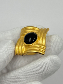 Накладка на пуговицу с чёрной вставкой