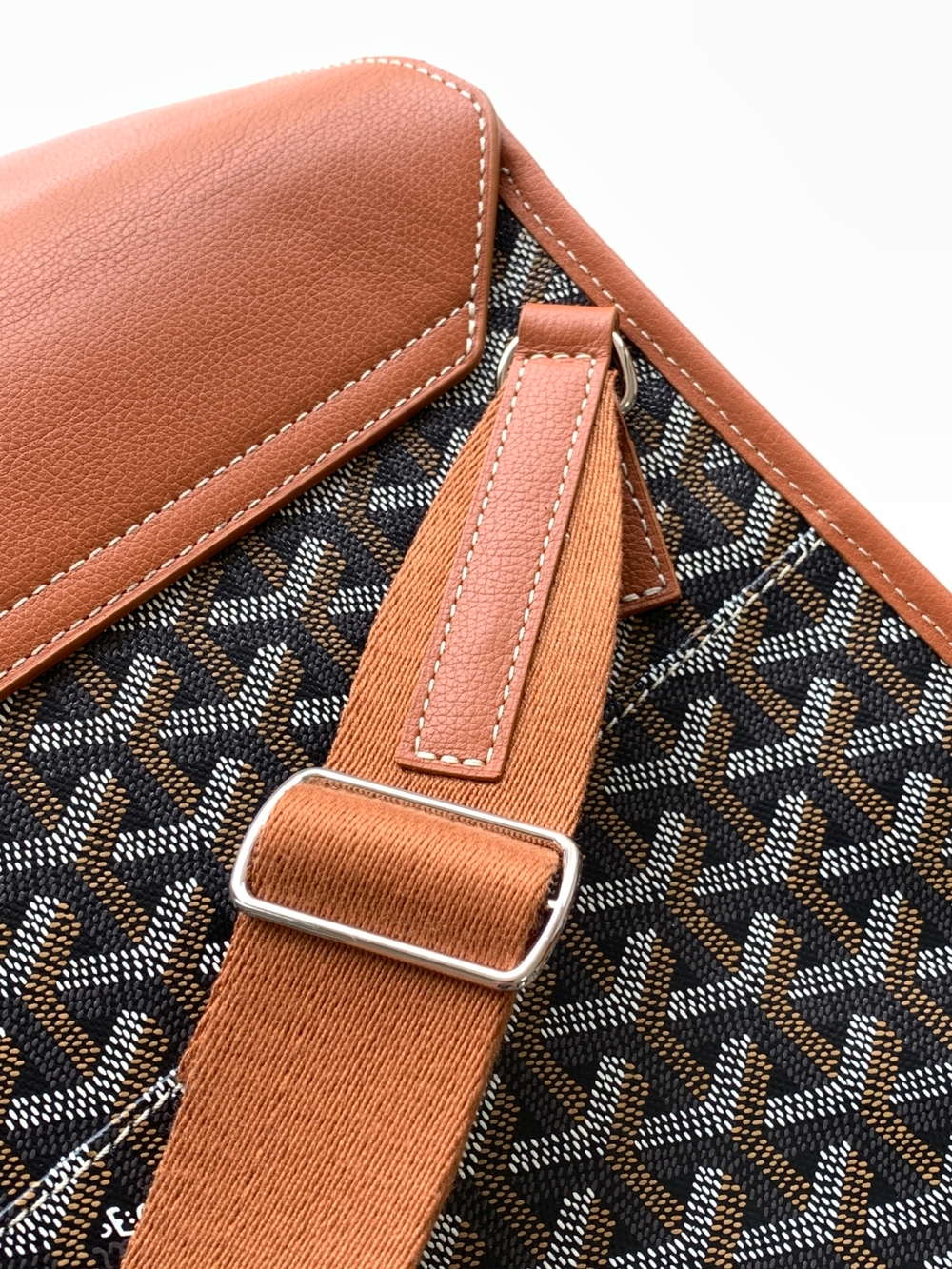 Goyard Coursier Messenger Bag 32 cm