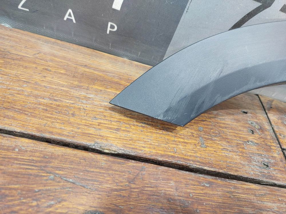 Накладка двери задней правой Geely Monjaro 21-нв Б/У Оригинал 6073117600