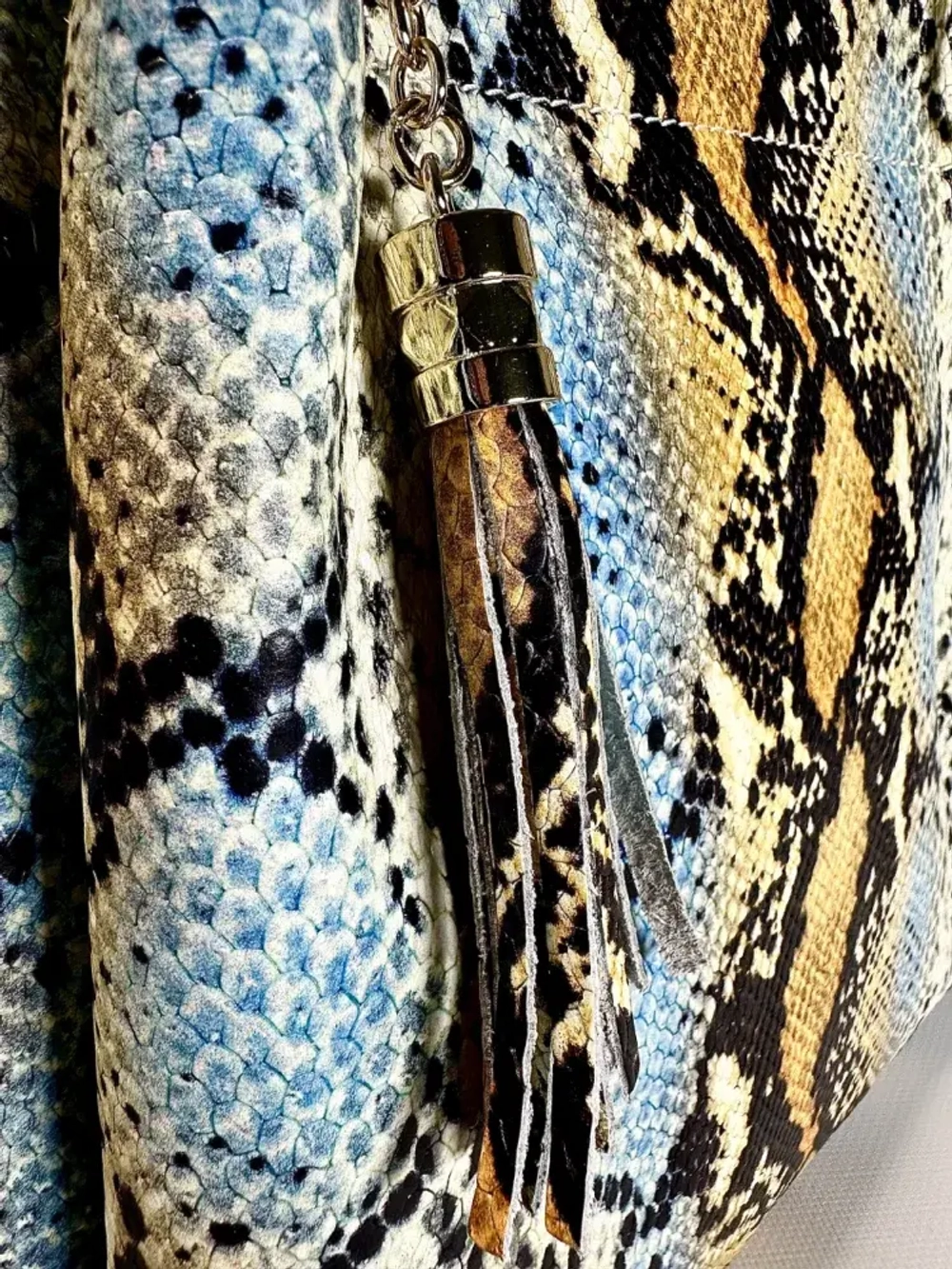 Женская желто-голубая сумка из натуральной кожи с тиснением питон