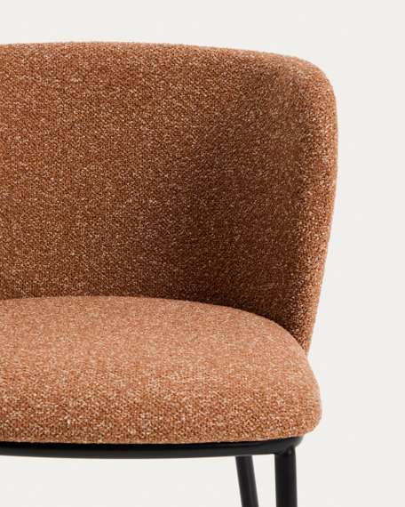 Полубарный стул Ciselia из терракотового шенилла с ножками из черной стали