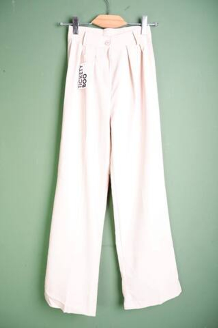 Брюки бежевого цвета, визуально на 42 размер, новые