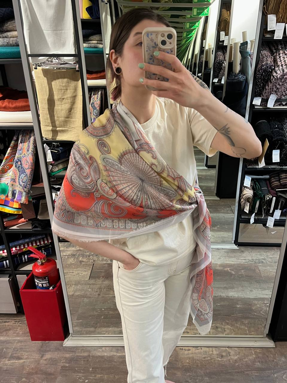 Купон шелковый Etro с разноцветным дизайнерским принтом