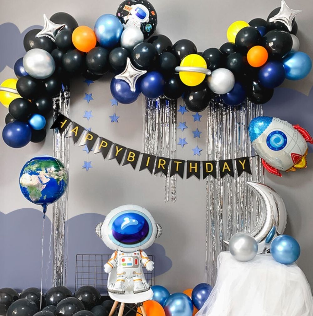 Шар (33"/84 см) Фигура, Космонавт