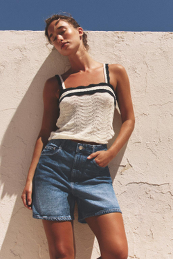 ZARA ТОП С КОНТРАСТНЫМИ ВОЛАНАМИ, ЭКРЮ/ТЕМНО-СИНИЙ