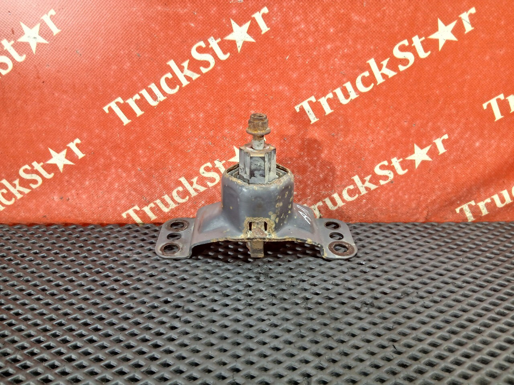 Кронштейн ящика акб 2019г.