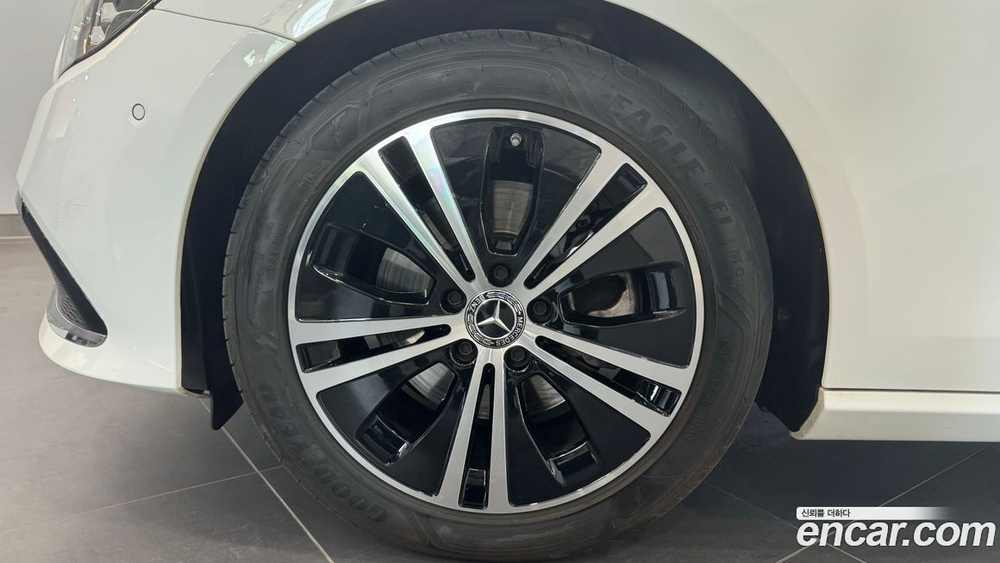 Mercedes-Benz E-Class W213 E250 Avangarde (03.2022)