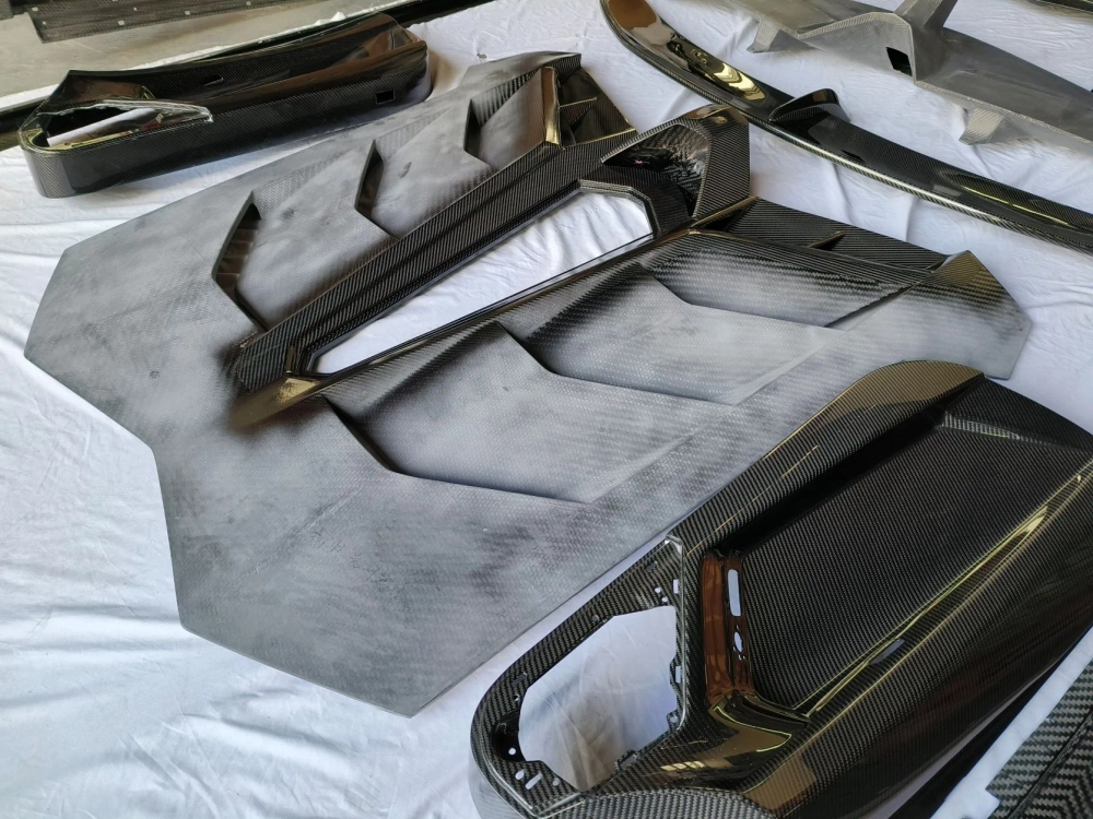 Карбоновый обвес переделка в LP770 SVJ для LAMBORGHINI AVENTADOR LP700 / LP720 / LP750 Ламборгини