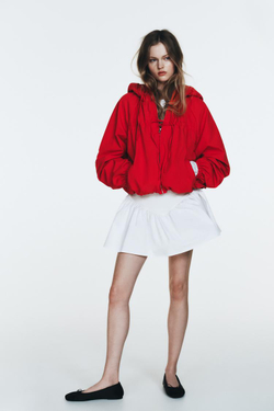 ZARA НЕЙЛОНОВАЯ КУРТКА С ЗАВЯЗКАМИ, КРАСНЫЙ