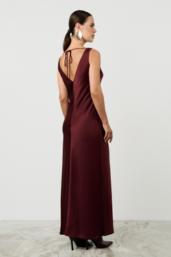 Платье макси с открытой спиной