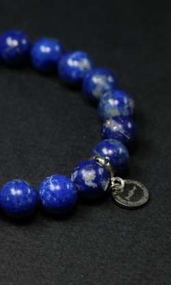 Браслет "Memo about Finance" из лазурита 10 мм с подвеской