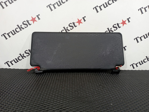 Козырек солнцезащитный правый