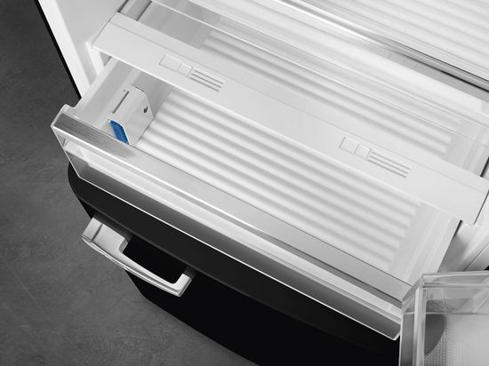 Холодильник Smeg FAB38RBL